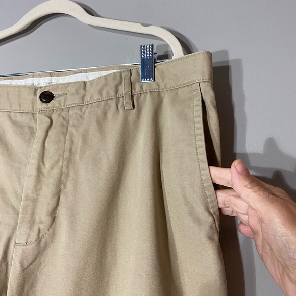 Men’s Levi Field Khaki Dockers Pants Trousers
36 X 30, cotton
Flat front - Picture 2 of 7